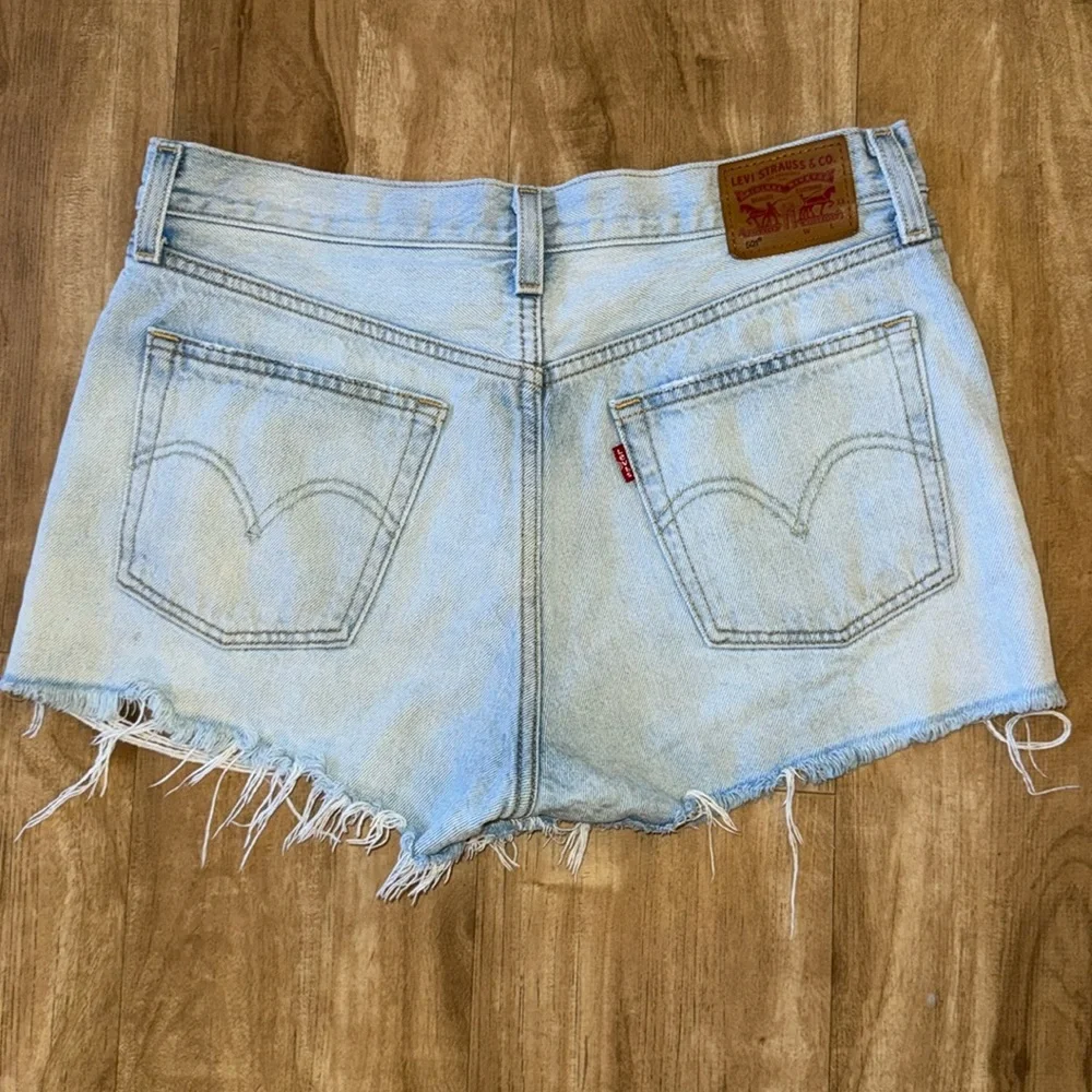 Levi's 501 shorts - Picture 2 of 5